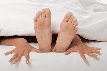Jambes à son cou