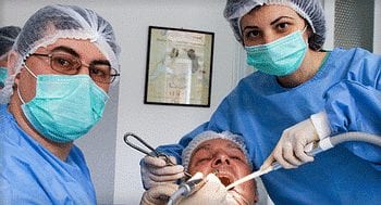 La chirurgie maxillofaciale et la chirurgie buccale, c'est pas la même chose