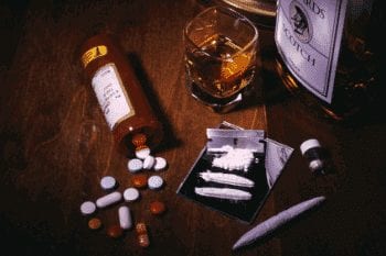 Les drogues une passion maudite: le temps des prohibitions