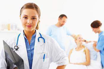 Les relations difficiles entre le médecin généraliste,le chirurgien et la patiente