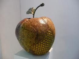 Les femmes ont-elles une pomme d'Adam ?